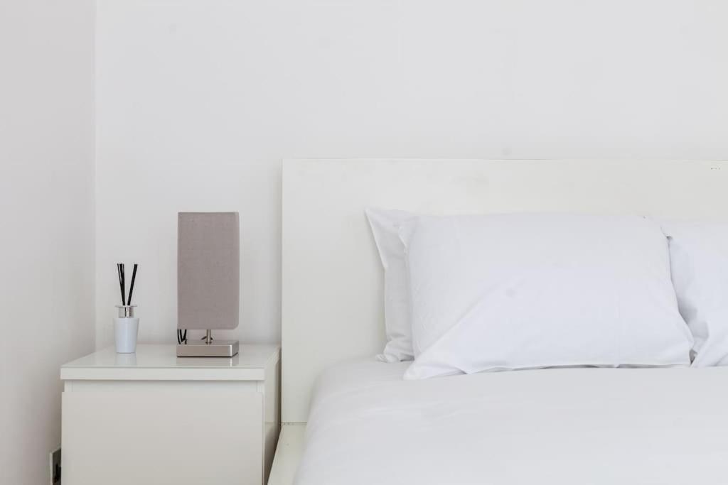 Spacious Retreat 2-Bed In Popular Camden Town Лондон Экстерьер фото